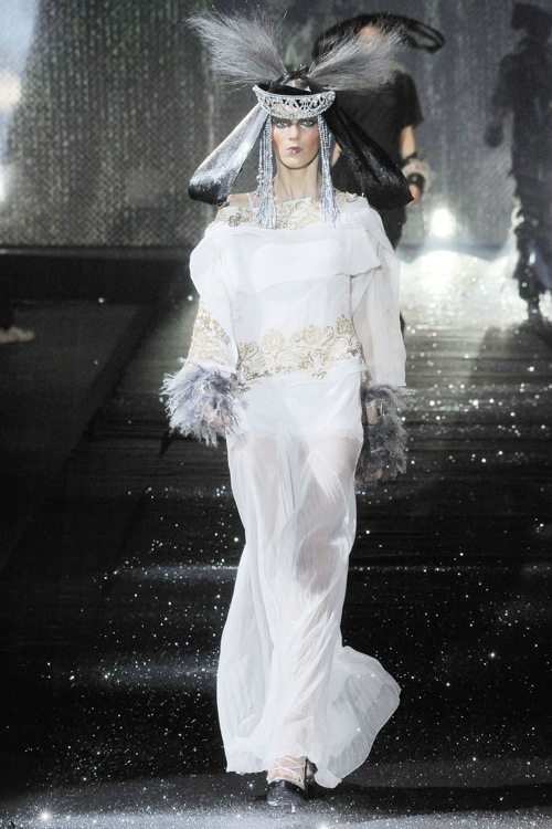 john_galliano_fw_2010_paris_fashion_week18.jpg