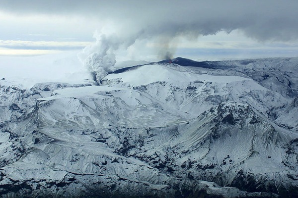 volcano_island03.jpg