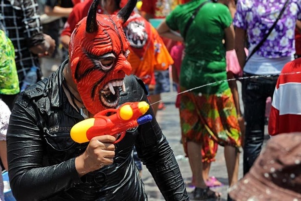 songkran_festival_thailand05.jpg