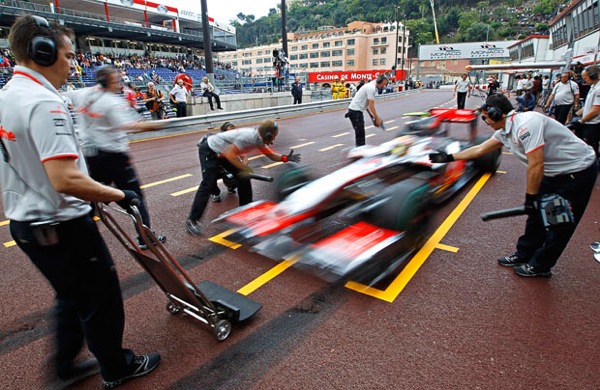 f1_monaco_lewis_hamilton_pit_stop.jpg