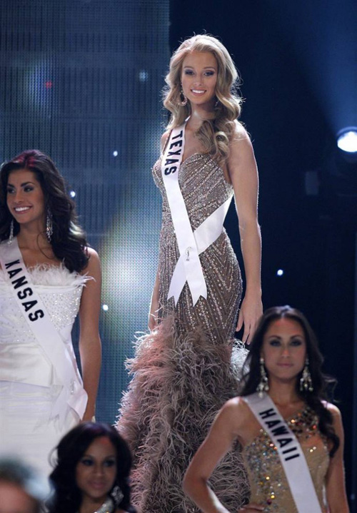 ss-100516-missusa-07_ss_full-688x990.jpg