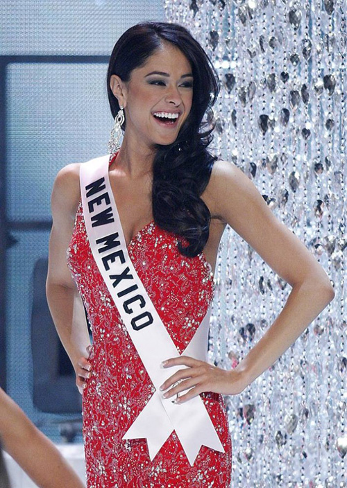 ss-100516-missusa-08_ss_full-703x990.jpg