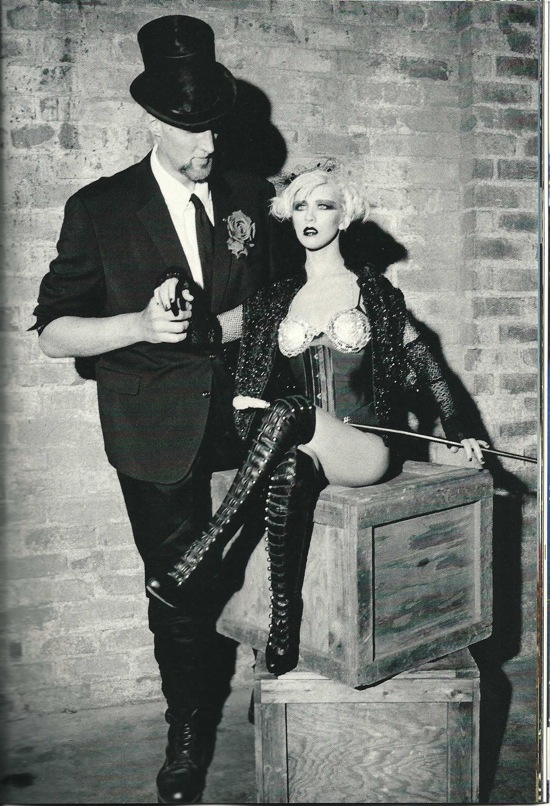 christina_aguilera_out_magazine_june_july_2010_ellenvonunwerth04.jpg