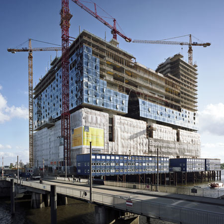 dzn_The-Elbphilharmonie-by-Herzog-de-Meuron-9.jpg