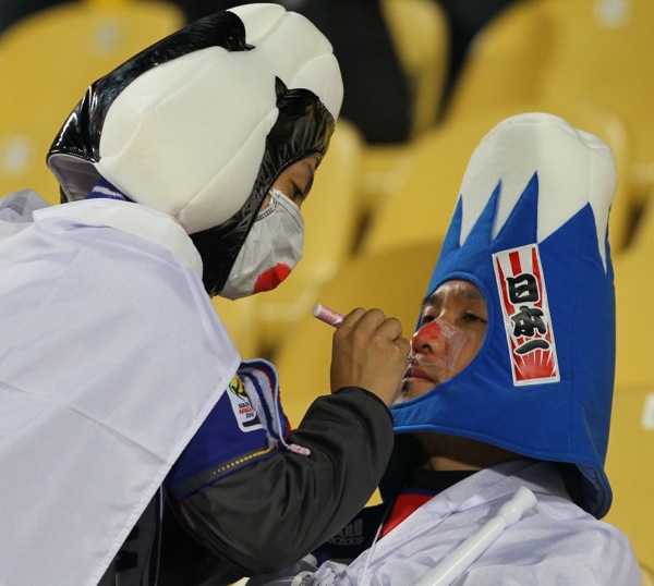 world_cup_2010_japan_fan3.jpg