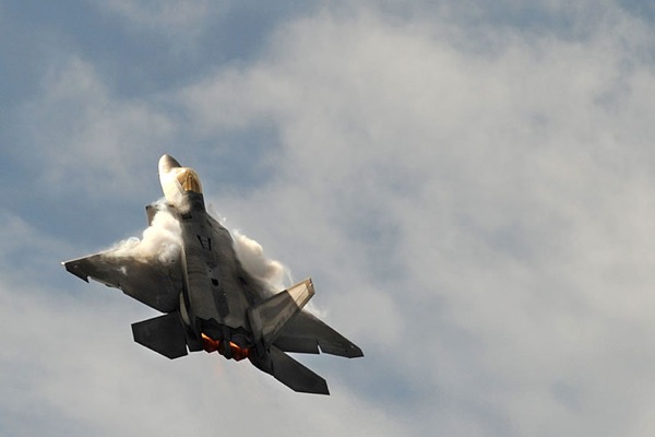 farnborough_air_show_lockheed_martin_f-22.jpg