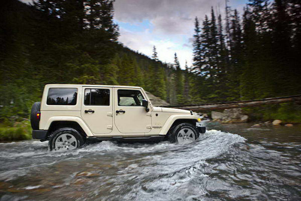 2011_Jeep_Wrangler_02.jpg