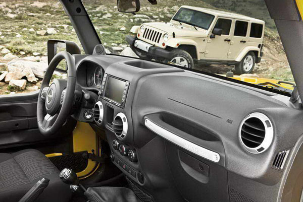 2011_Jeep_Wrangler_11.jpg