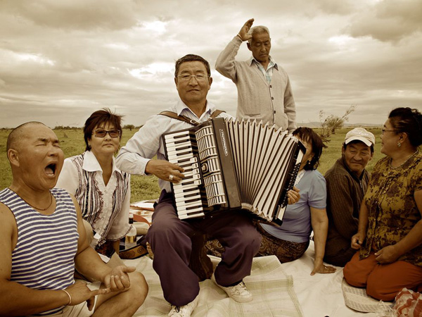 countryside-music-mongolia_23922_990x742.jpg