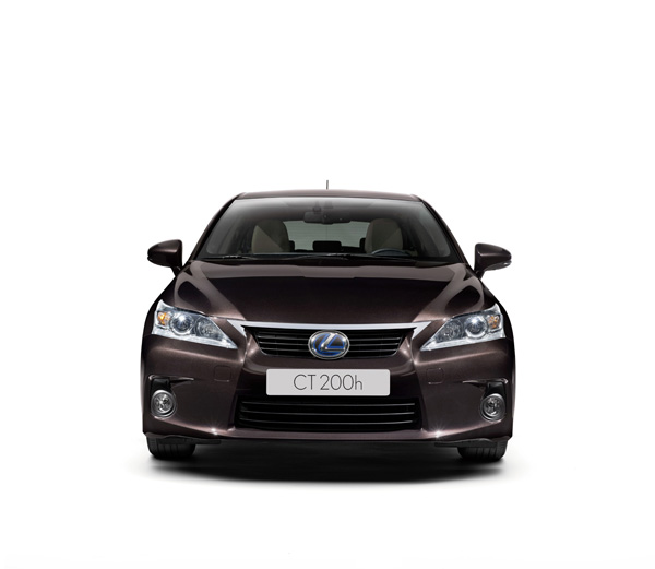 01lexusct200hdam.jpg