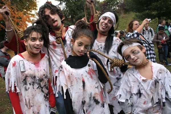 8th_annual_zombie_walk_toronto_canada12.jpg