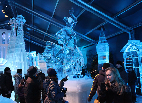 Snow+Ice+Sculpture+Festival+1vm1qu-Fx8Jl.jpg