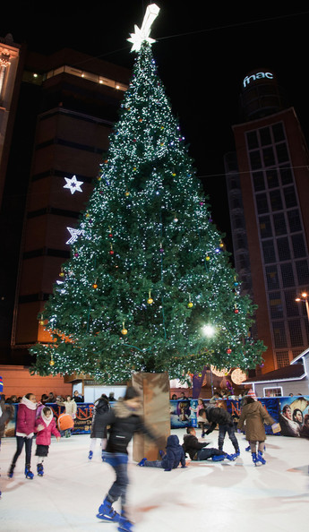 Christmas+Lighting+in+Madrid+5hBulO0OiwHl.jpg