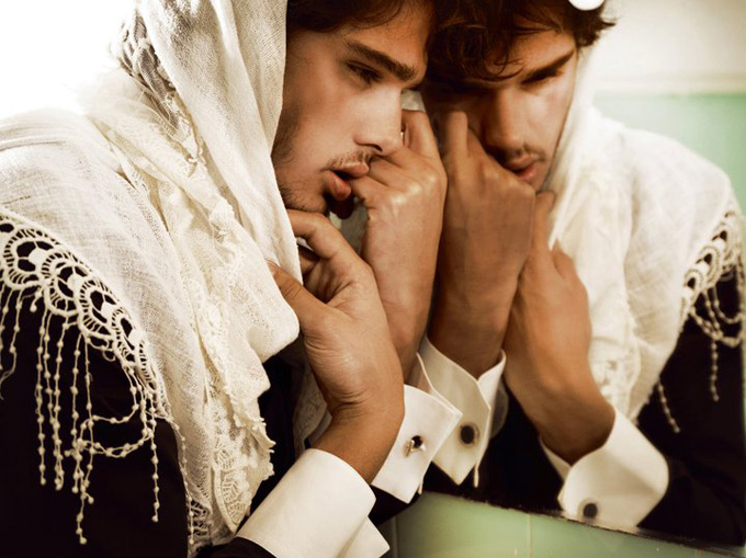 Marlon-Teixeira-for-LOfficiel-Hommes-Greece-DesignSceneNet-10.jpg