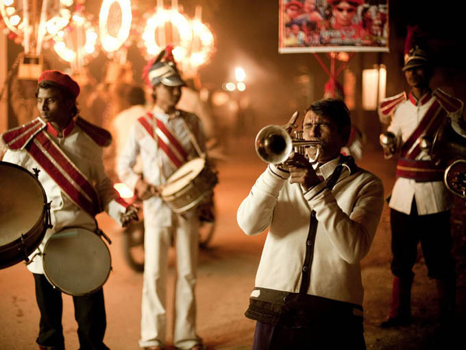 wedding-procession-india_35195_990x742.jpg