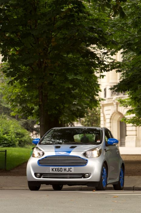 coletteastonmartincygnet15.jpg