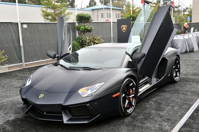 16-lamborghini-aventador-na-debut.jpg