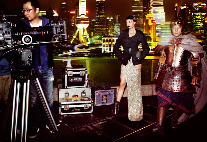 Karlie-Kloss-by-Mario-Testino-for-Vogue-DesignSceneNet-12.jpg