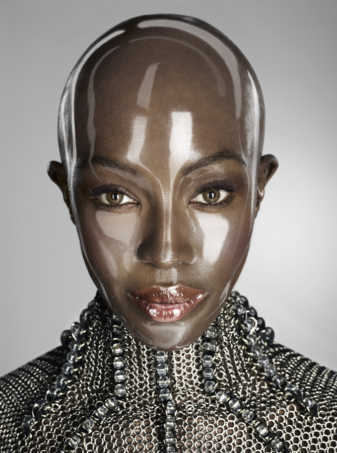 SOON_INTERNATIONAL_NAOMI_CAMPBELL_COVER_2011.jpg