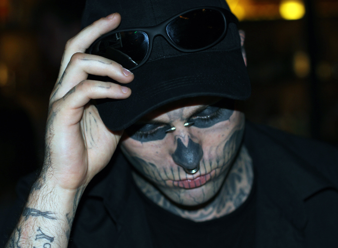 Самый татуированный человек в мире: связана ли его смерть с многочисленными тату на теле