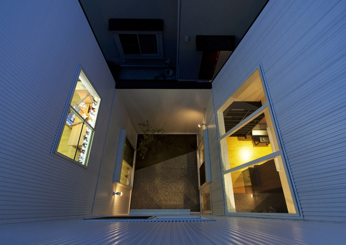 Hansha-Reflection-House-by-Studio-SKLIM07.jpg