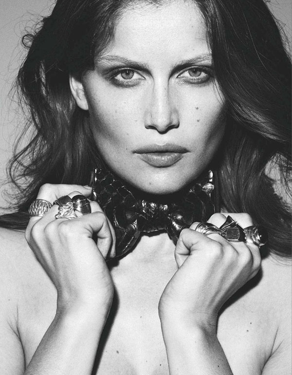 Laetitia-Casta-for-Amica-January-2012-05.jpg