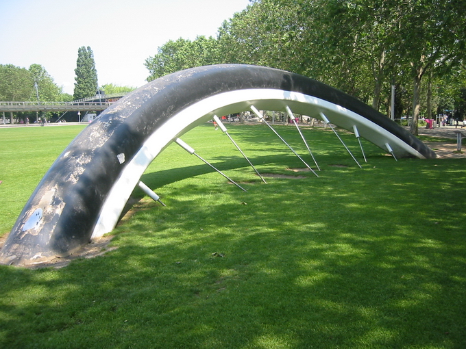 ClaesOldenburg03.JPG