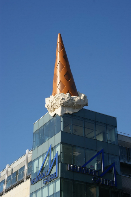 ClaesOldenburg04.jpg