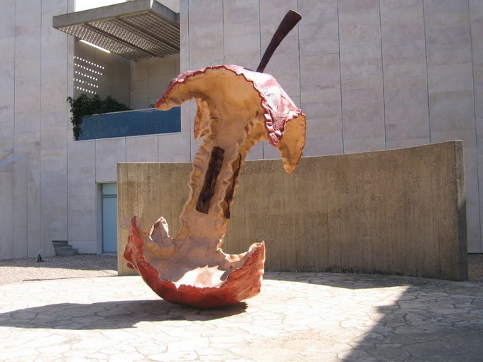 ClaesOldenburg06.jpg