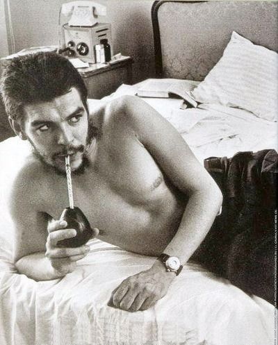 Che Guevara drink the mate.jpg