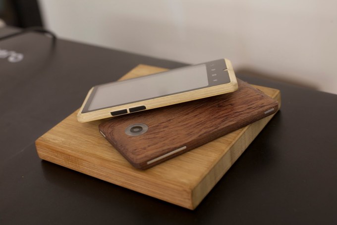 ADZero bamboo smartphone 03.jpg