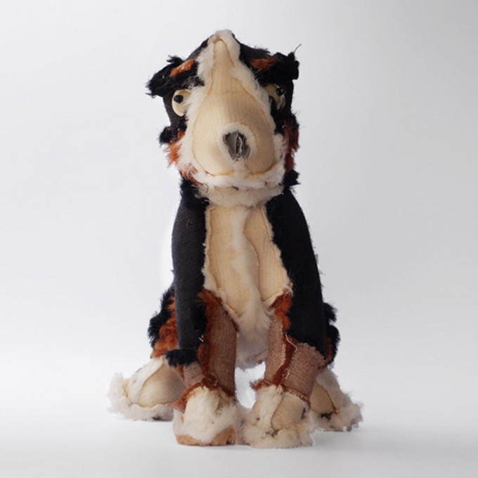 dezeen_Outsiders-plush-toys-by-Atelier-Volvox-5.jpg