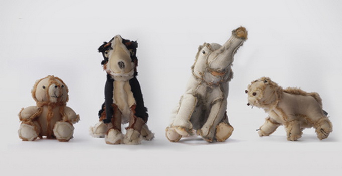 dezeen_Outsiders-plush-toys-by-Atelier-Volvox-6.jpg