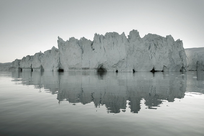 melt-portrait-of-an-iceberg-05_.jpg