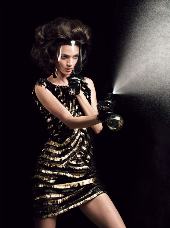 022412mariacarlabosconovogueitaliafebruary20122.jpg