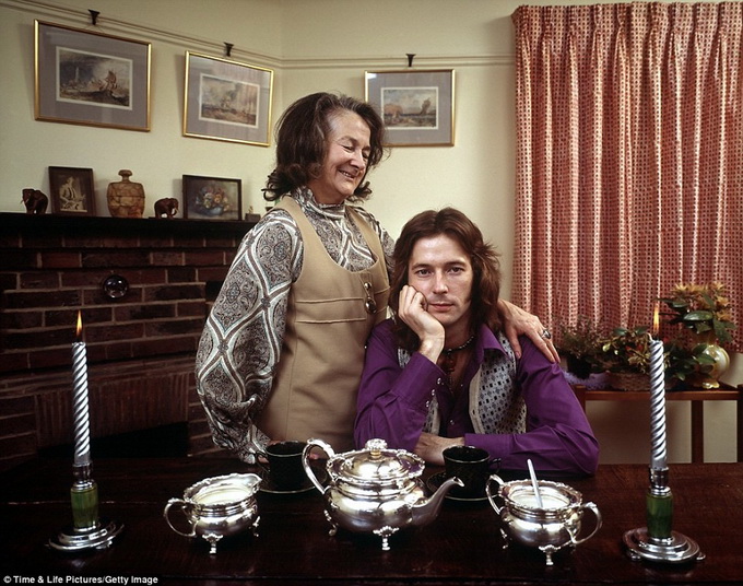 1970s-rock-stars-with-their-parents-2.jpg