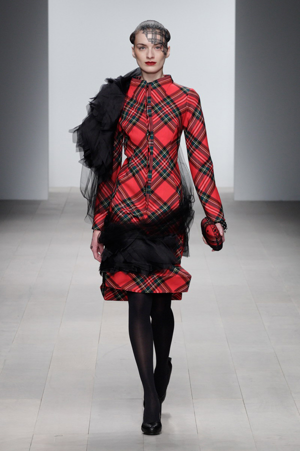 Corrie-Nielsen-Autumn-Winter-2012_13-Womenswear-Collection-01.jpg