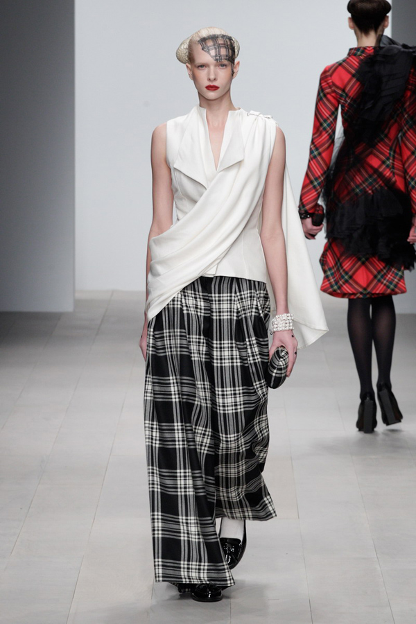 Corrie-Nielsen-Autumn-Winter-2012_13-Womenswear-Collection-03.jpg