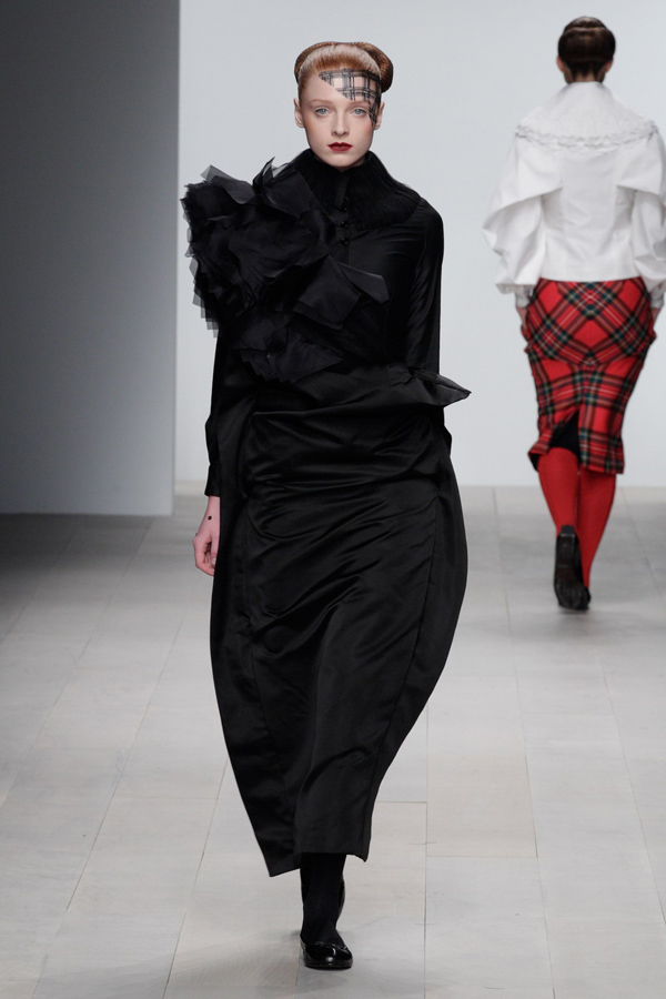 Corrie-Nielsen-Autumn-Winter-2012_13-Womenswear-Collection-07.jpg