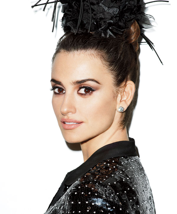 Penelope-Cruz-Harpers-Bazaar-May-2012-02.jpg