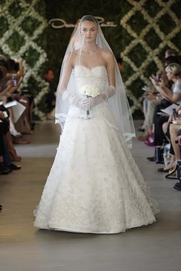 Oscar-de-la-Renta-Bridal-Spring-2013_19.jpg