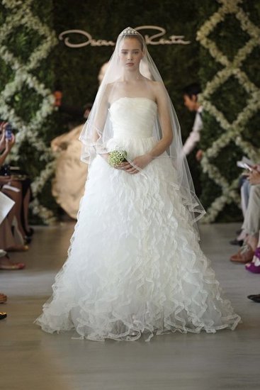 Oscar-de-la-Renta-Bridal-Spring-2013_21.jpg