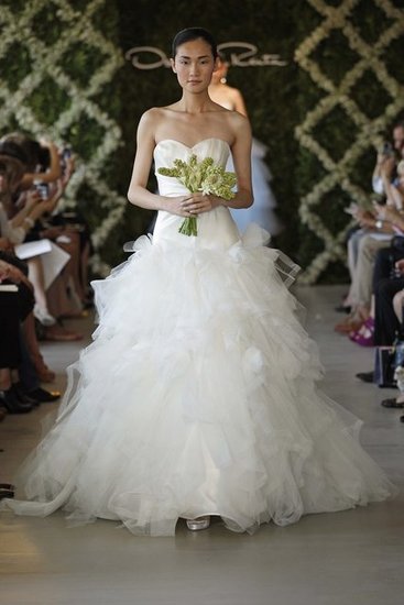 Oscar-de-la-Renta-Bridal-Spring-2013_29.jpg