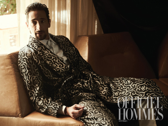 Adrien-Brody-LOfficiel-Hommes-Korea-06.jpg