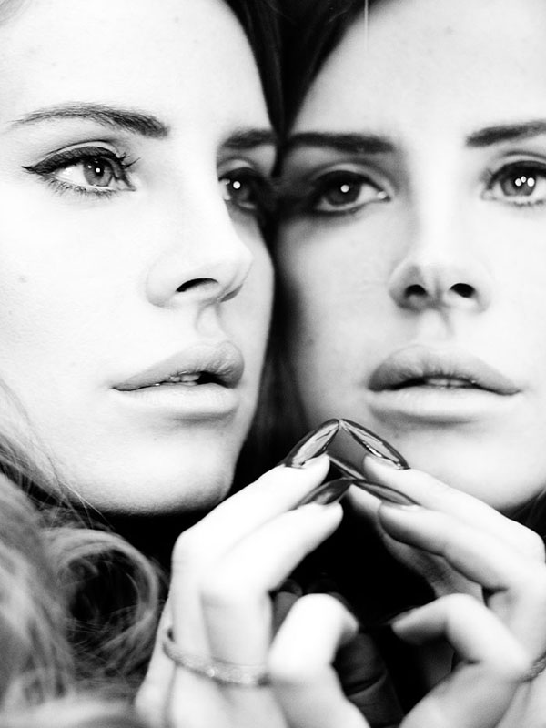 lana-del-rey-zoo-summer-2012-04.jpg