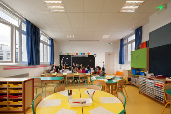 Colorful-French-School1-640x426.jpg