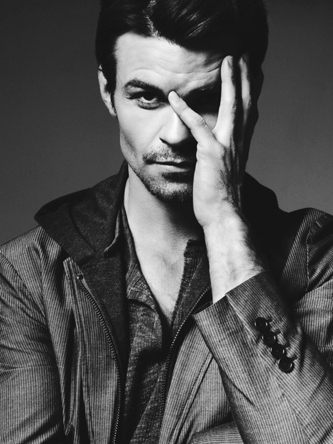 daniel-gillies-matthew-lyn-04.jpg