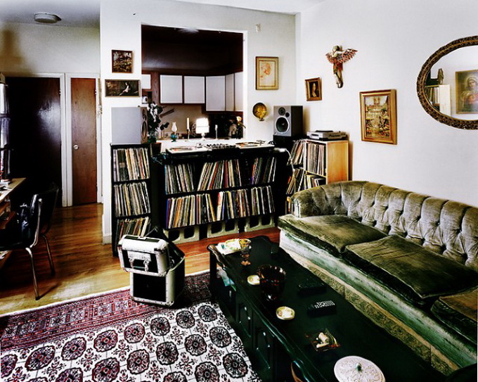 DJ-Bedroom-640x513.jpg