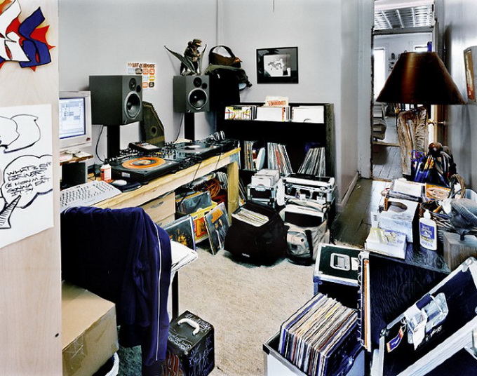 DJ-Bedroom-640x516.jpg