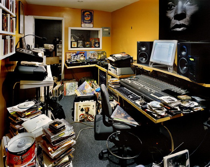 DJ-Bedroom-640x524.jpg